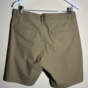 Lululemon m’s khaki shorts